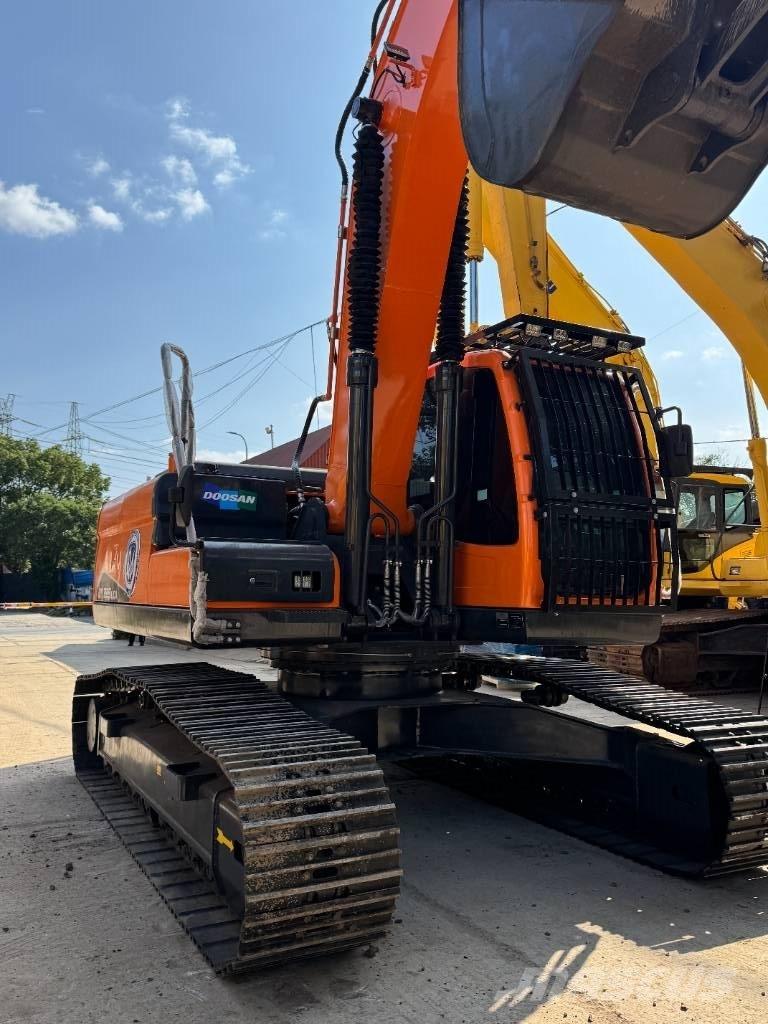 Doosan DX 225 Εκσκαφείς με ερπύστριες