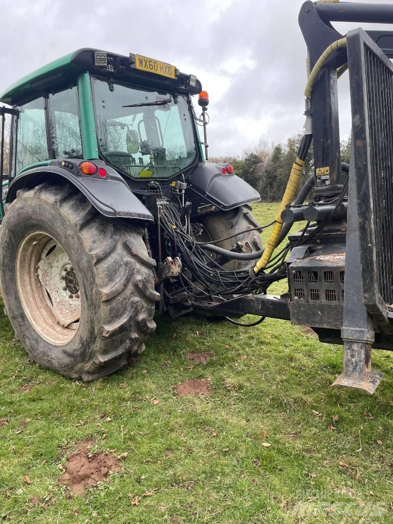 Valtra N122 Τρακτέρ