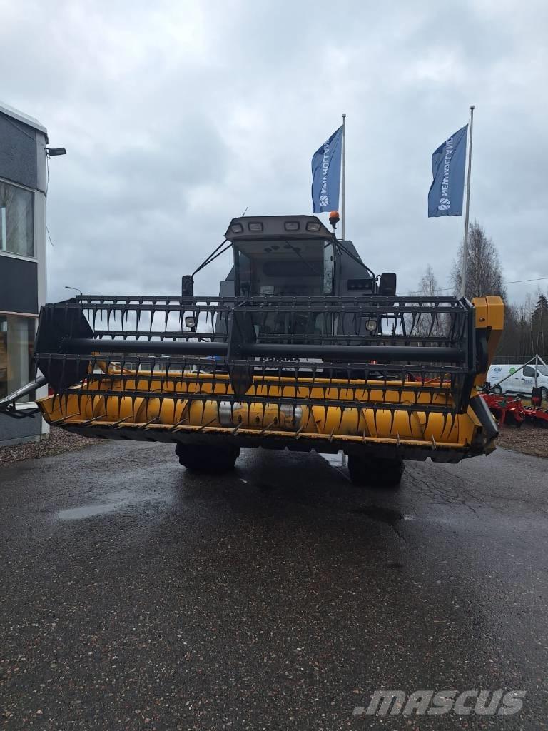 Sampo-Rosenlew 2065 Θεριζοαλωνιστικές μηχανές