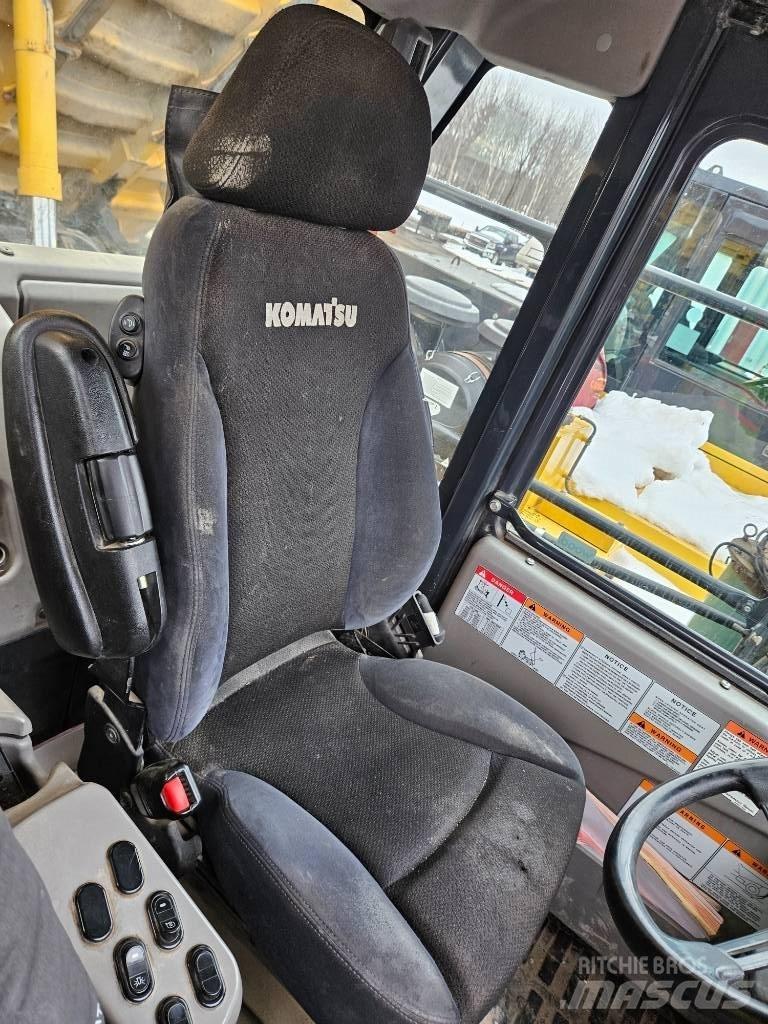 Komatsu HD465-8 Dumpers εργοταξίου