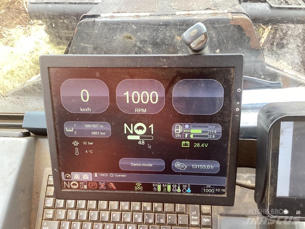 Komatsu 845 Μεταφορείς ξυλείας