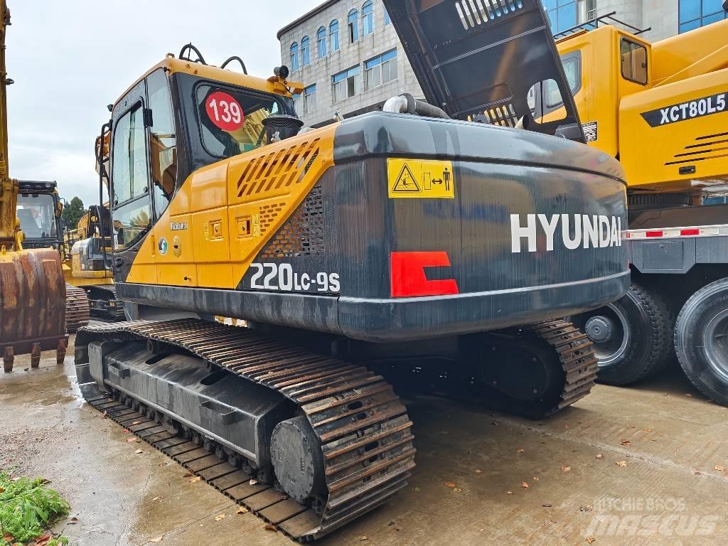 Hyundai R220LC-9S Εκσκαφείς με ερπύστριες