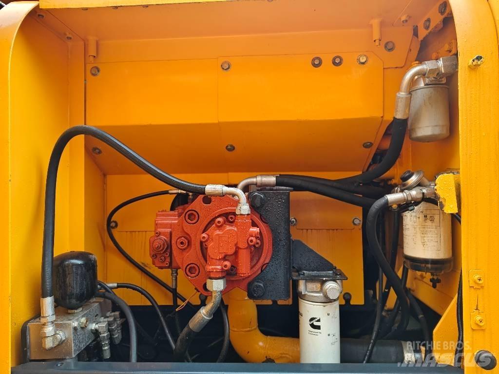 Hyundai R220LC-9S Εκσκαφείς με ερπύστριες