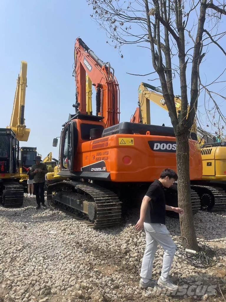 Doosan DX 225LC-9C Εκσκαφείς με ερπύστριες
