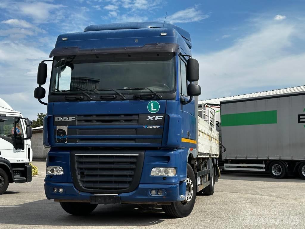 DAF XF 105.460 Φορτηγά με Γερανό