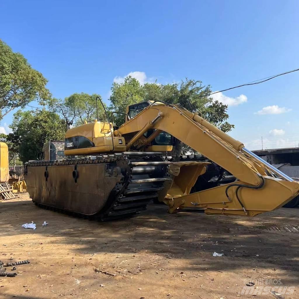 CAT 320 C Αμφίβιοι εκσκαφείς
