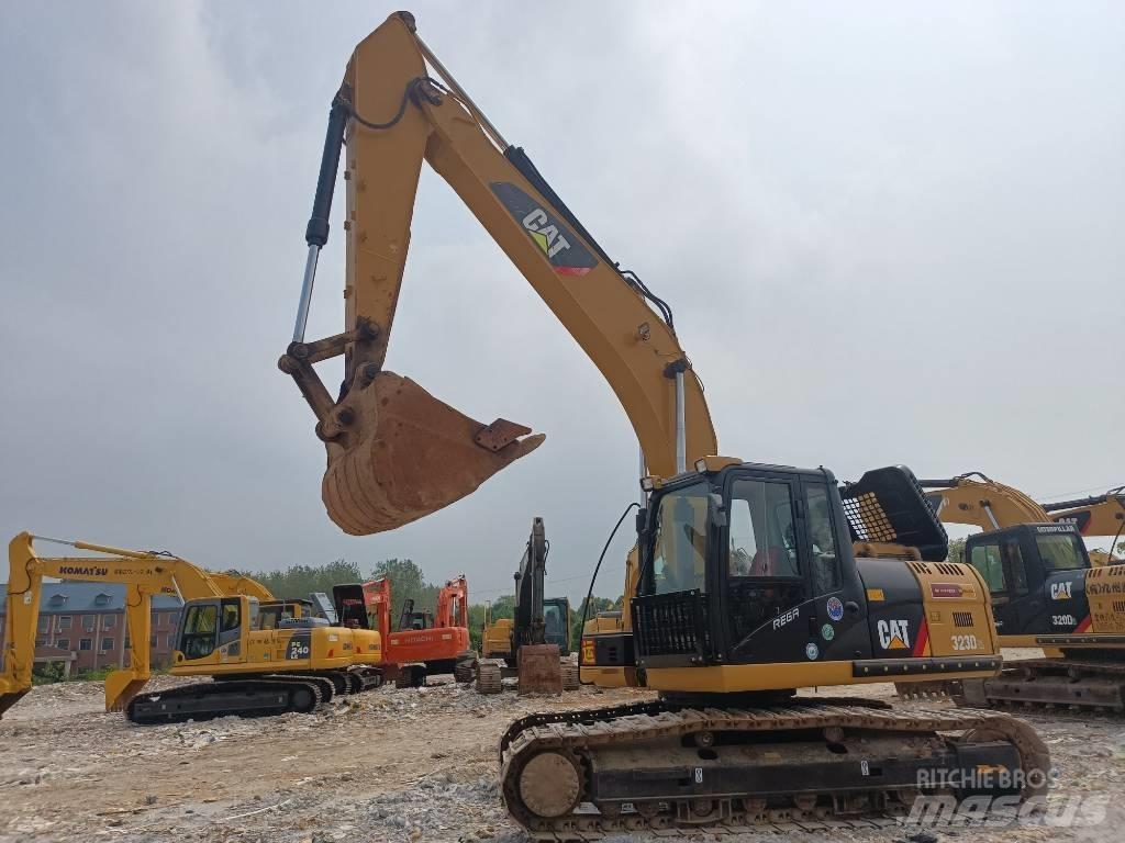 CAT 323D2L Εκσκαφείς με ερπύστριες