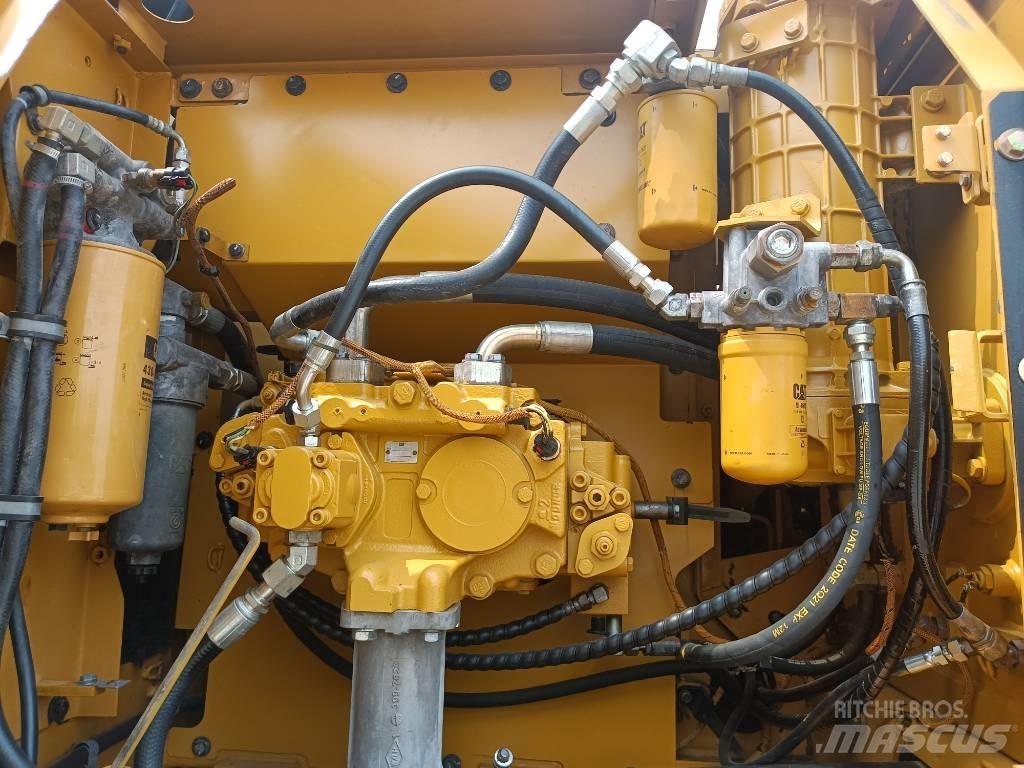 CAT 323D2L Εκσκαφείς με ερπύστριες