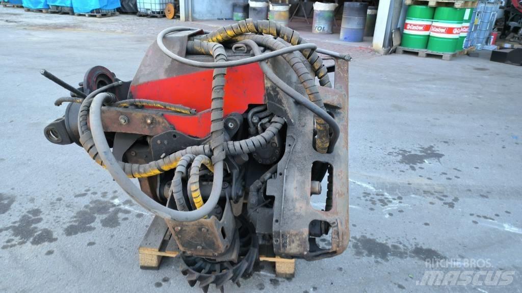 Komatsu 350 Θεριζοαλωνιστικές μηχανές