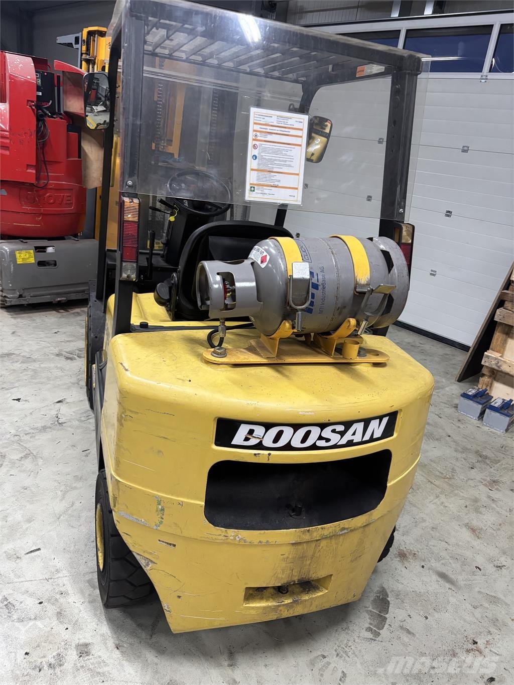 Doosan G30 Περονοφόρα ανυψωτικά κλαρκ με φυσικό αέριο LPG