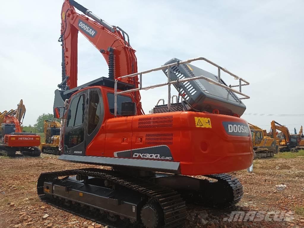Doosan DX 300 Εκσκαφείς με ερπύστριες