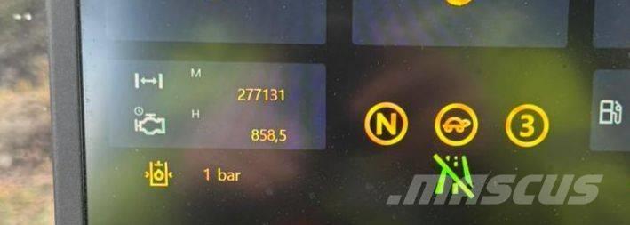 Komatsu 951 XC Θεριζοαλωνιστικές μηχανές