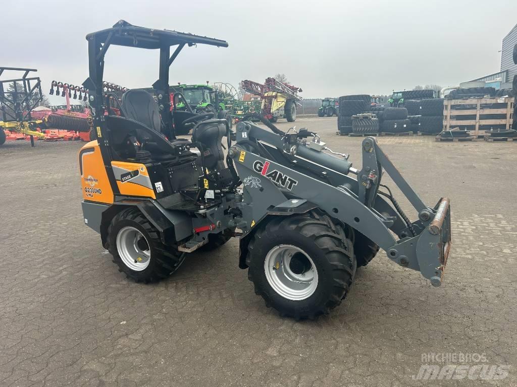 GiANT 2300 Xtra HD Φορτωτές πολλαπλών χρήσεων