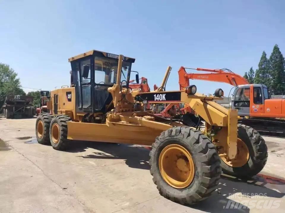 CAT 140 K Γκρέιντερς