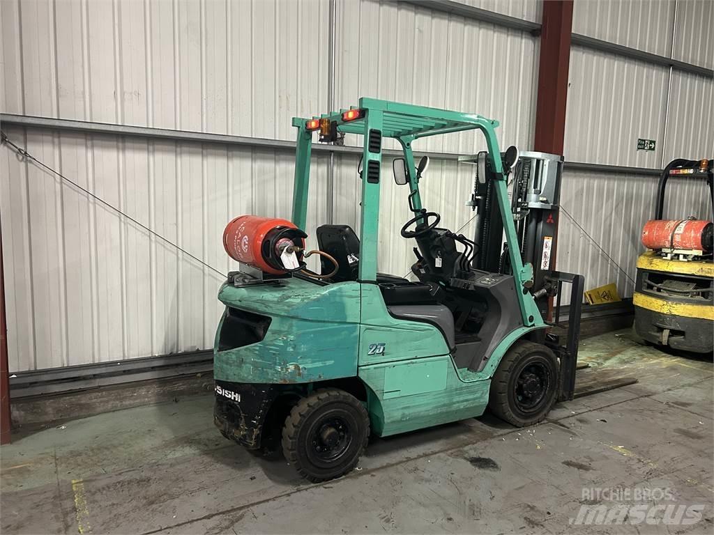 Mitsubishi FG25NT Περονοφόρα ανυψωτικά κλαρκ με φυσικό αέριο LPG