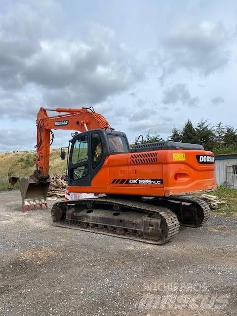 Doosan DX 225 NLC Εκσκαφείς με ερπύστριες