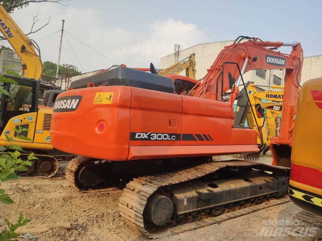 Doosan DX 300 Εκσκαφείς με ερπύστριες