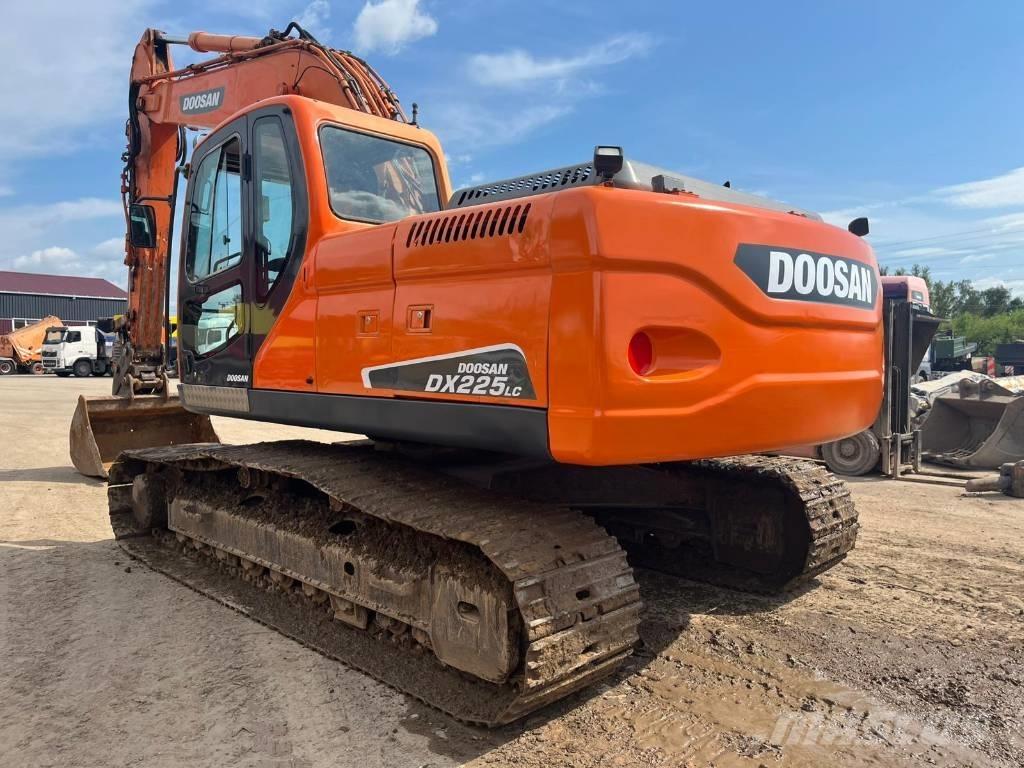 Doosan DX 225 LC Εκσκαφείς με ερπύστριες