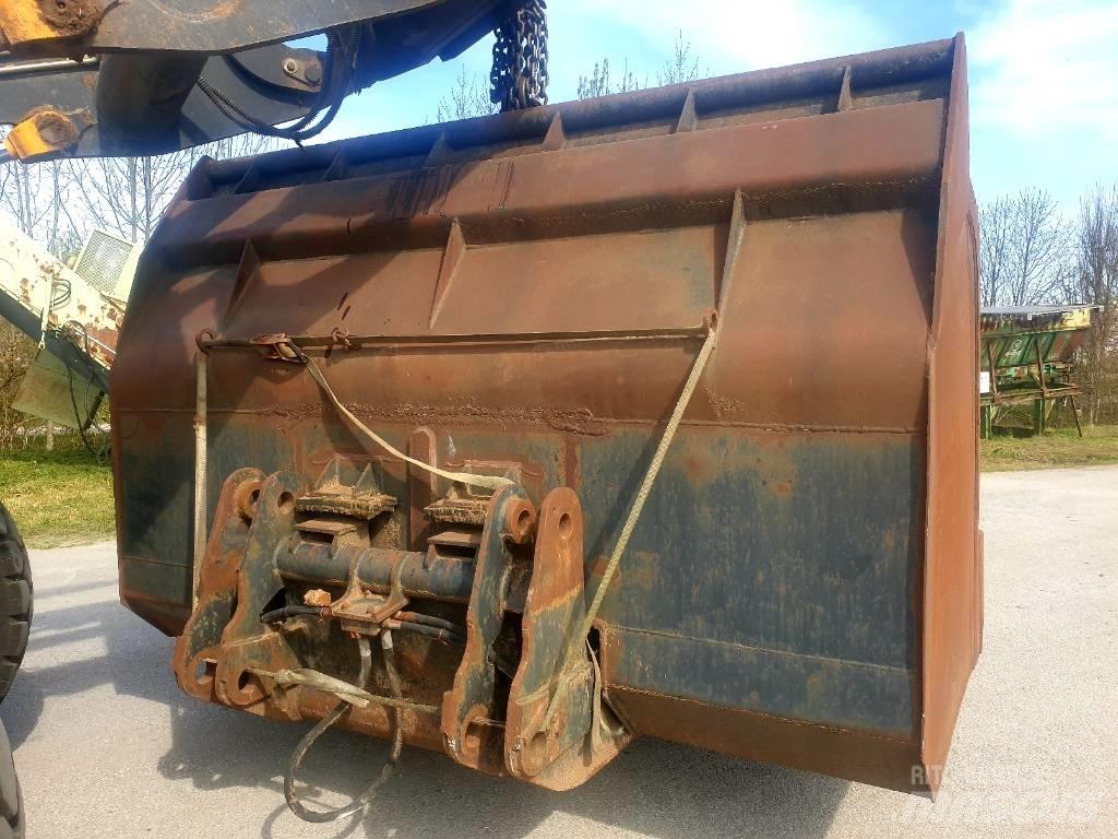  GODET GHD 8M3 Κουβάδες