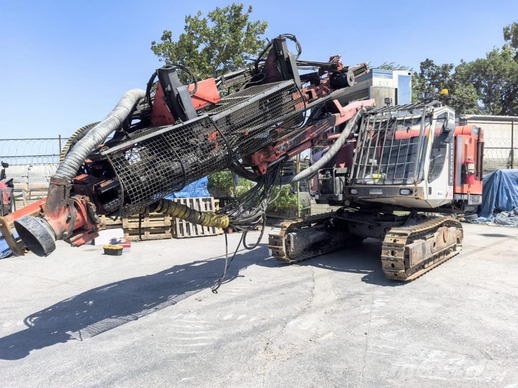 Sandvik DX 800 Εξοπλισμός επιφανειακών γεωτρήσεων