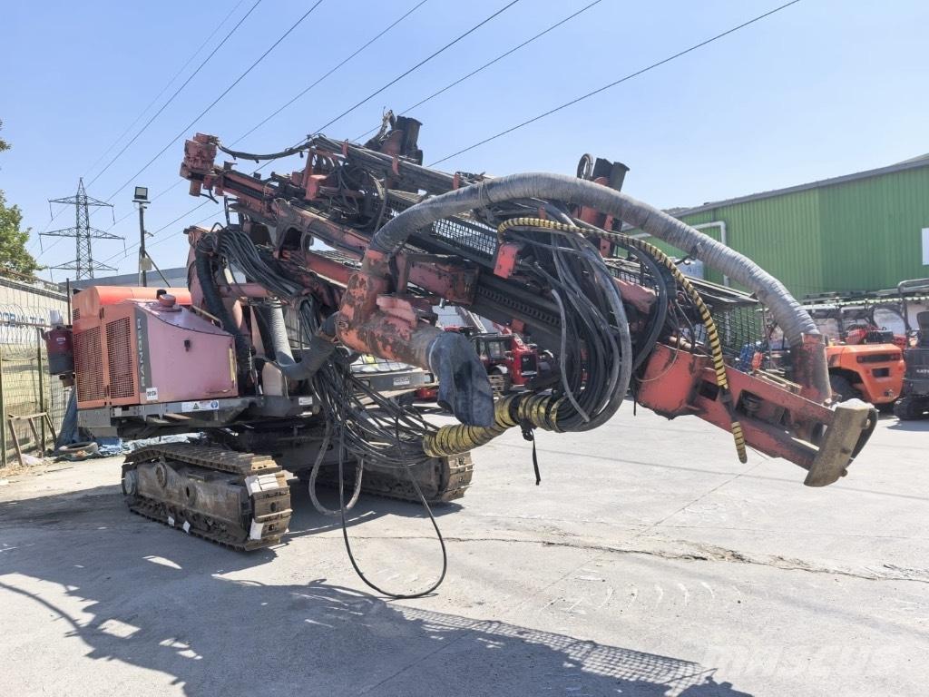 Sandvik DX 800 Εξοπλισμός επιφανειακών γεωτρήσεων