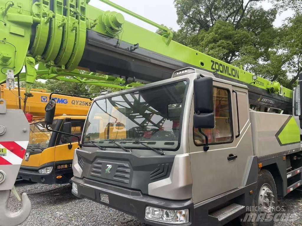 Zoomlion 25 ton Γερανοί παντός εδάφους