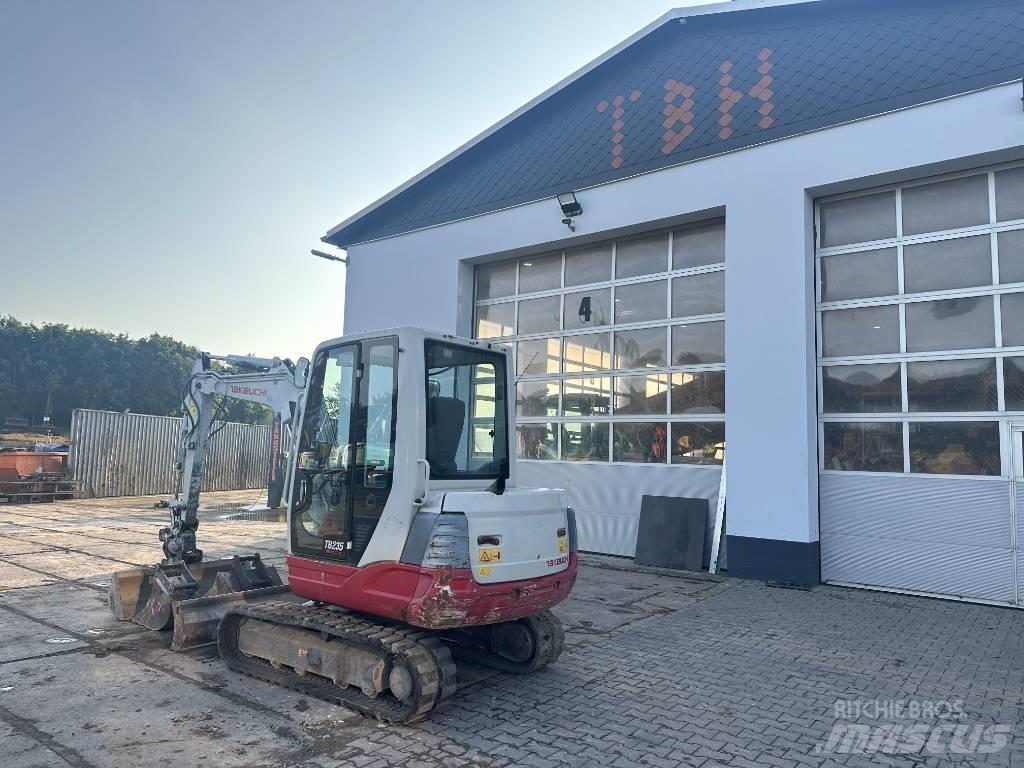 Takeuchi TB 235 Εκσκαφάκι (διαβολάκι) < 7t