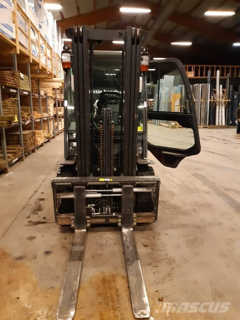 Toyota 02-8FDF30 Πετρελαιοκίνητα Κλαρκ