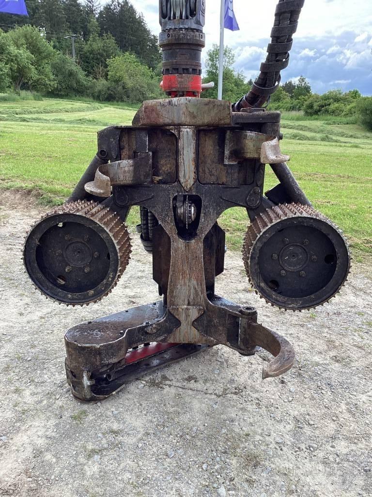 Komatsu S132 Αποφλοιωτές ξυλείας