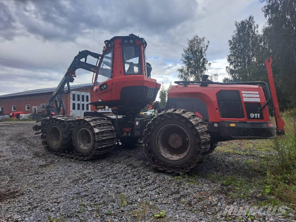 Komatsu 911 Θεριζοαλωνιστικές μηχανές