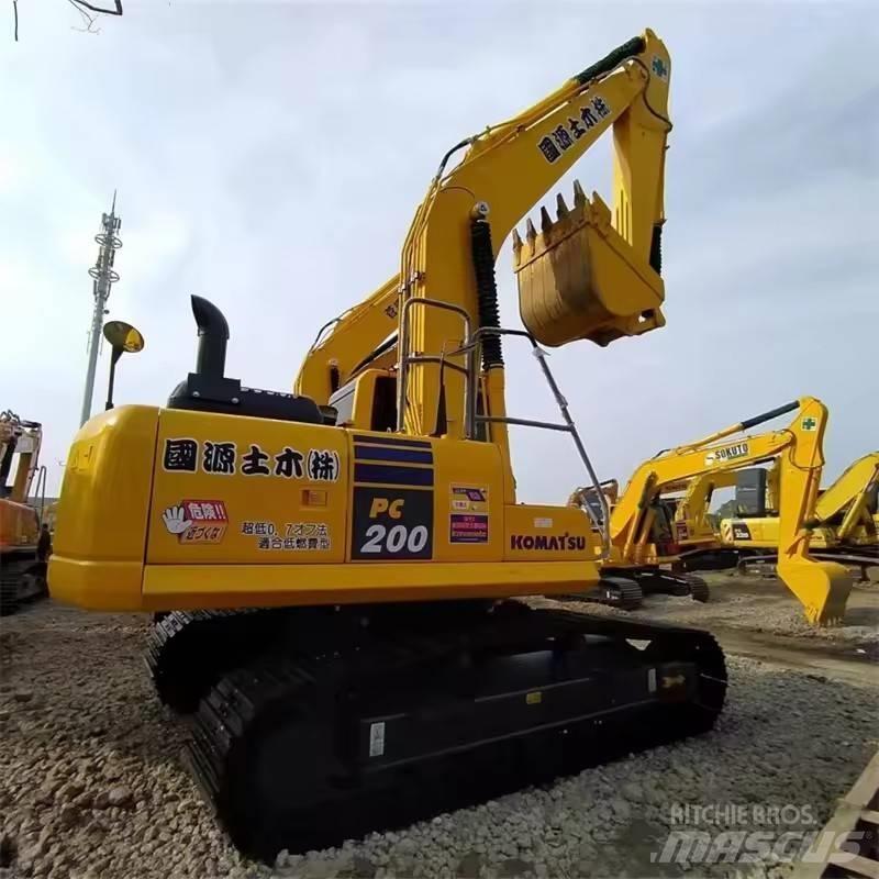 Komatsu PC 200 Εκσκαφείς με ερπύστριες