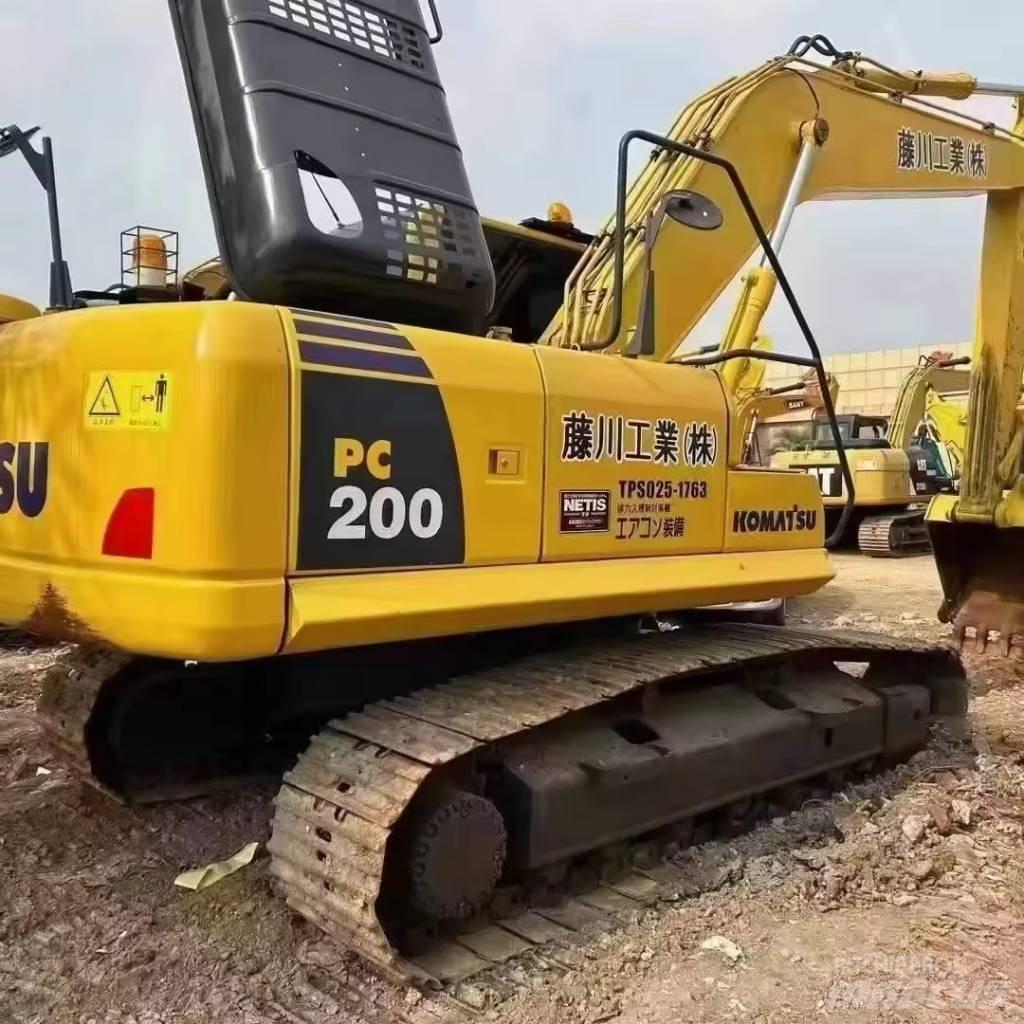 Komatsu PC 200 Εκσκαφείς με ερπύστριες