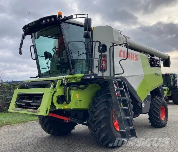CLAAS TRION 530 Θεριζοαλωνιστικές μηχανές
