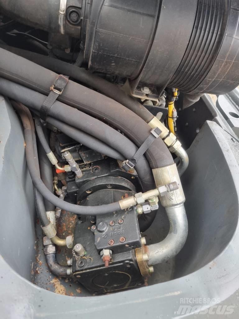 Liebherr L 526 Φορτωτές με λάστιχα (Τροχοφόροι)