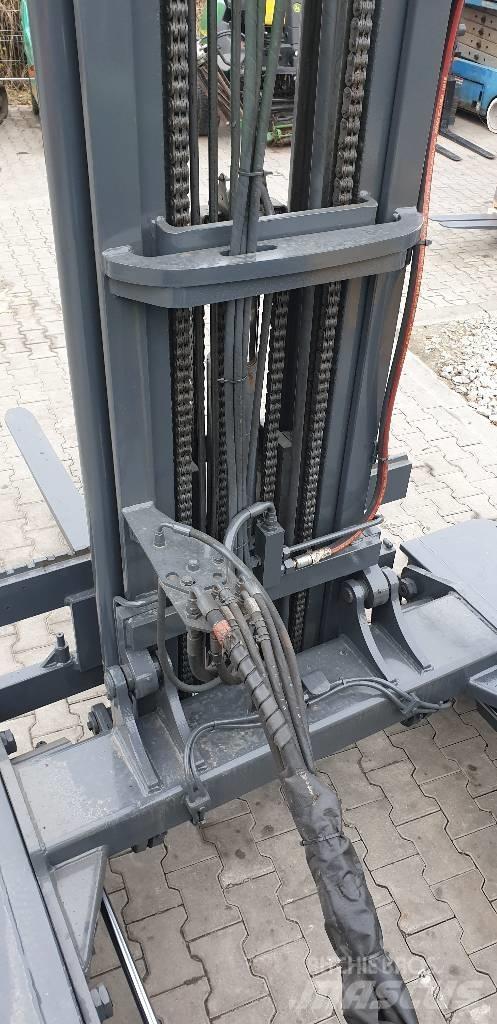 Combilift C 4500 Ανυψωτικά στενών δρόμων 4 κατευθύνσεων