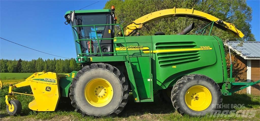 John Deere 7300 Μηχανές χορτονομής