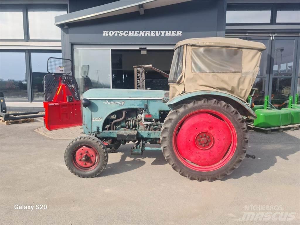 Hanomag R 324 SA Τρακτέρ