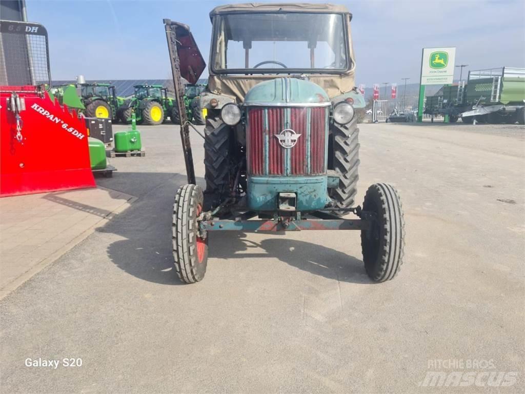 Hanomag R 324 SA Τρακτέρ