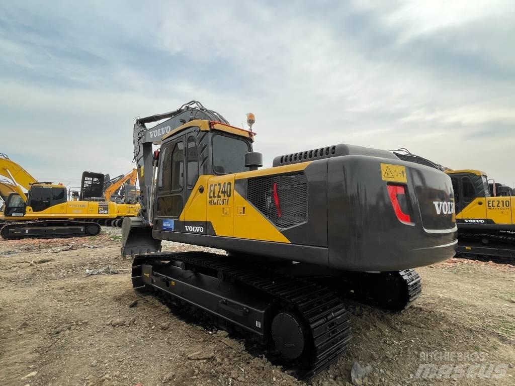 Volvo EC 240 Εκσκαφείς με ερπύστριες
