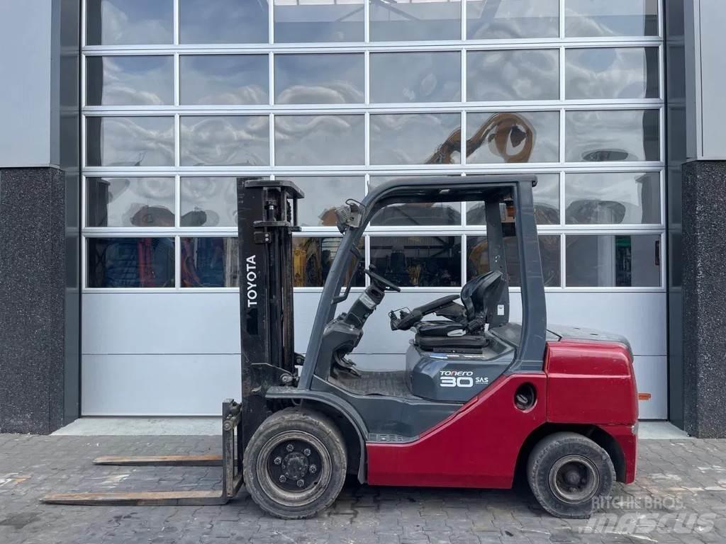 Toyota 02-8DF30 Περονοφόρα ανυψωτικά κλαρκ - άλλα