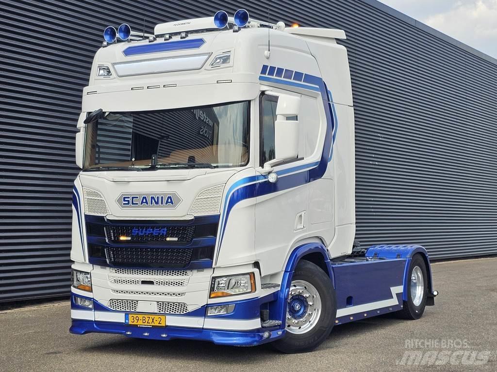 Scania R450 Τράκτορες