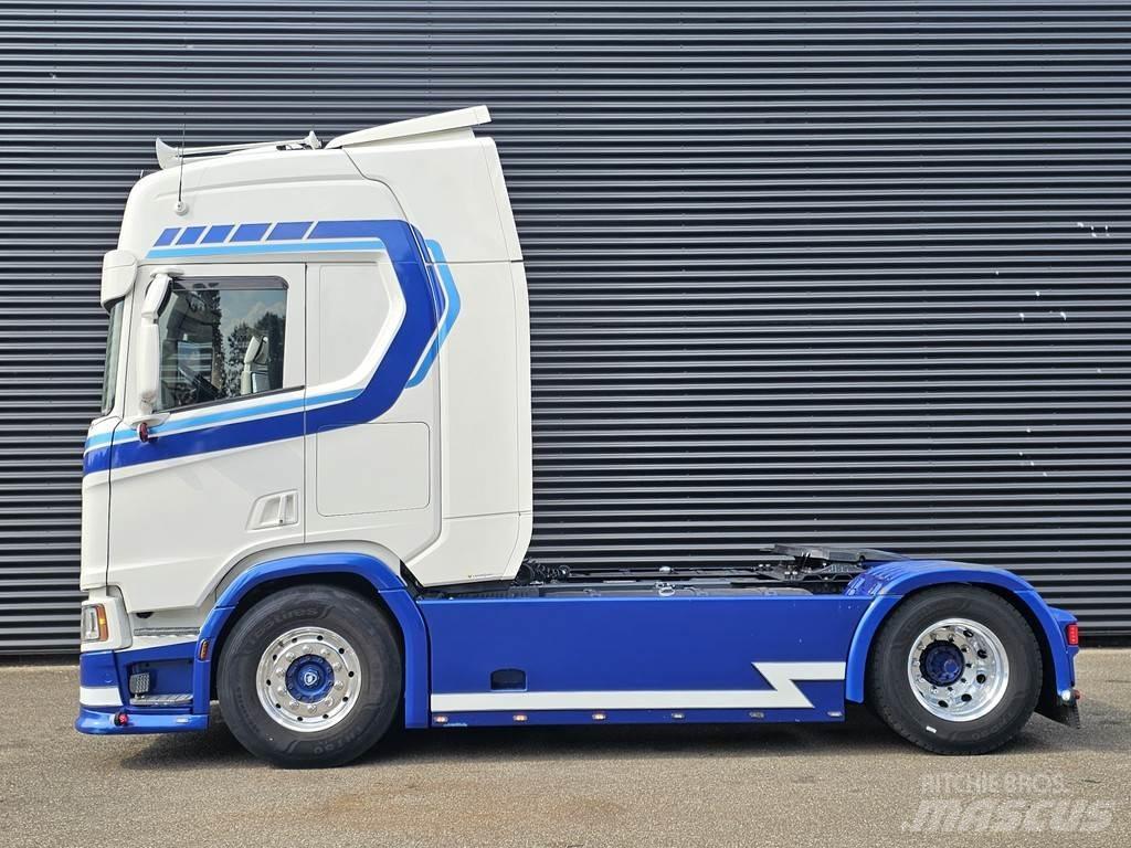 Scania R450 Τράκτορες