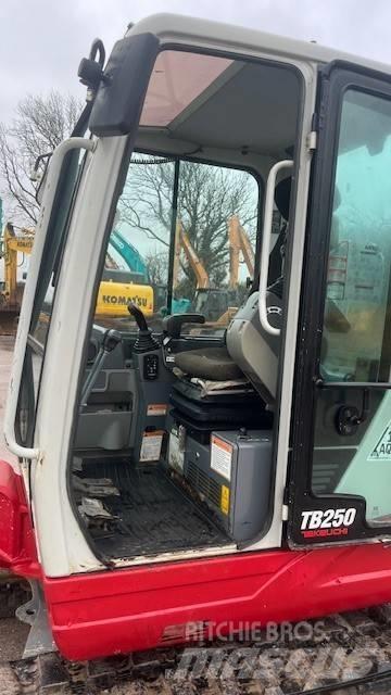 Takeuchi TB250 Εκσκαφάκι (διαβολάκι) < 7t