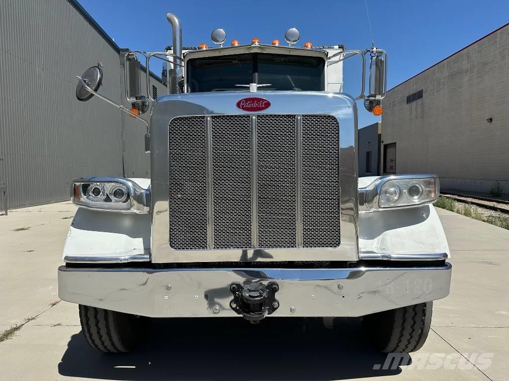 Peterbilt 367 Φορτηγά Ανατροπή