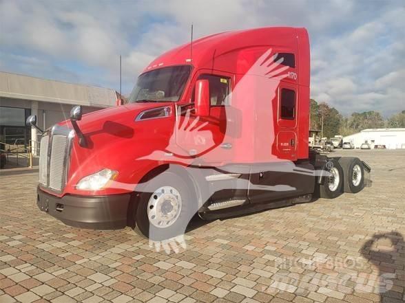 Kenworth T680 Τράκτορες