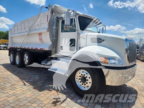 Peterbilt 348 Φορτηγά Ανατροπή