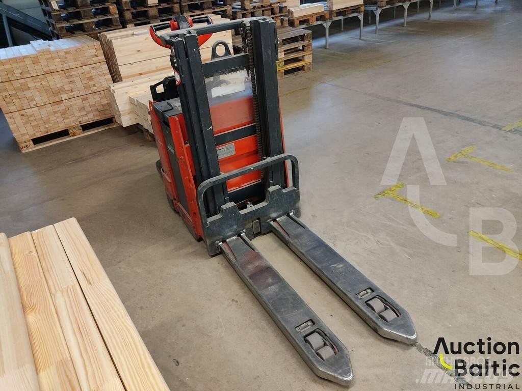 Linde L12 L Παλετοφόρα πεζού χειριστή με ιστό