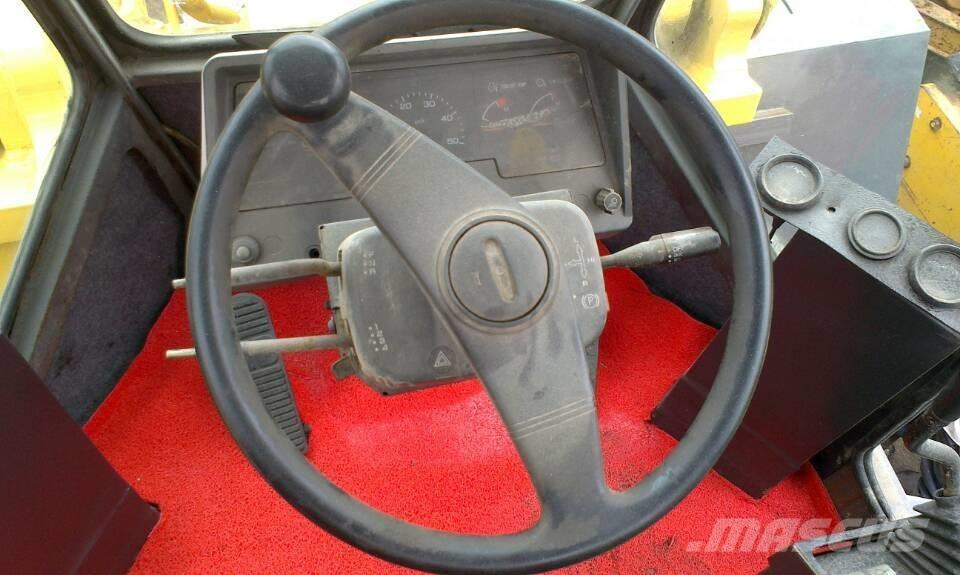 Komatsu WA 470-3 Φορτωτές με λάστιχα (Τροχοφόροι)