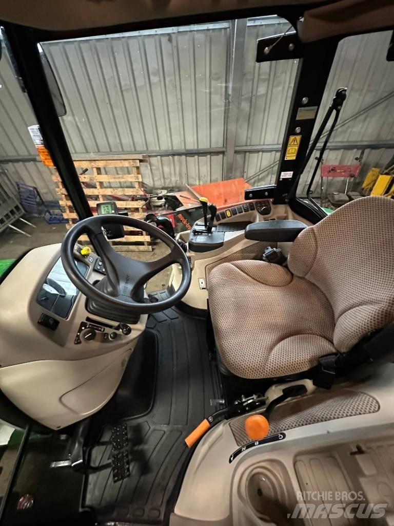 John Deere 3046 R Τρακτέρ