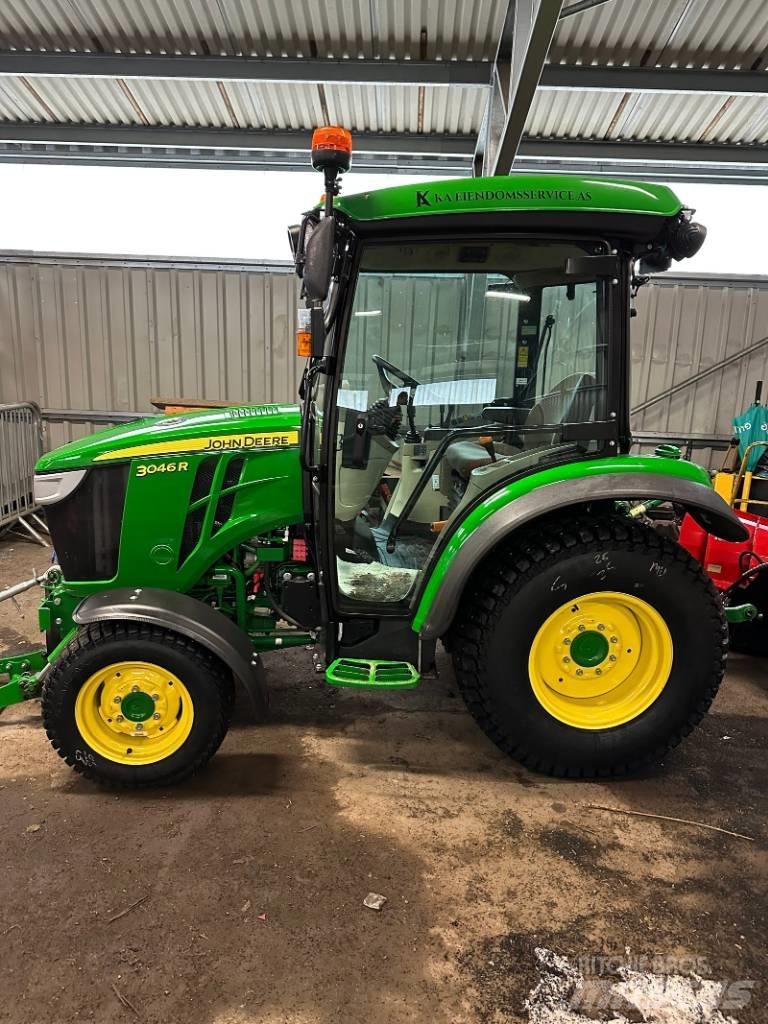 John Deere 3046 R Τρακτέρ